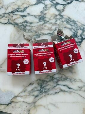 Hello Kitty Surprise Peeker Charm - Tuxedo Sam